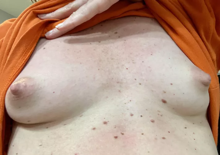 Set free! My nipples love to be sucked hard. by fansforfitnessnw