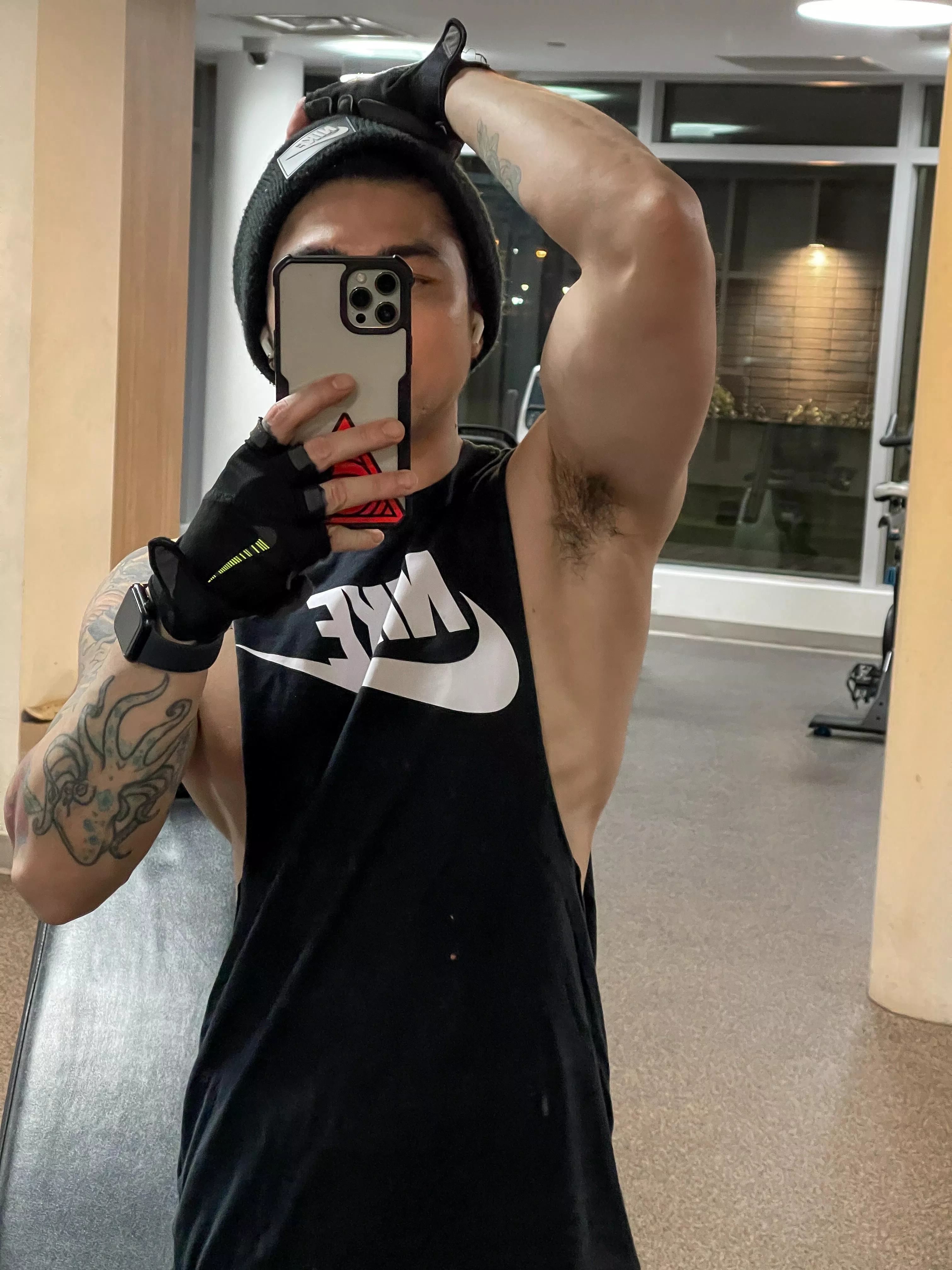 Sweaty pits at the gym posted by king_leo_ace88