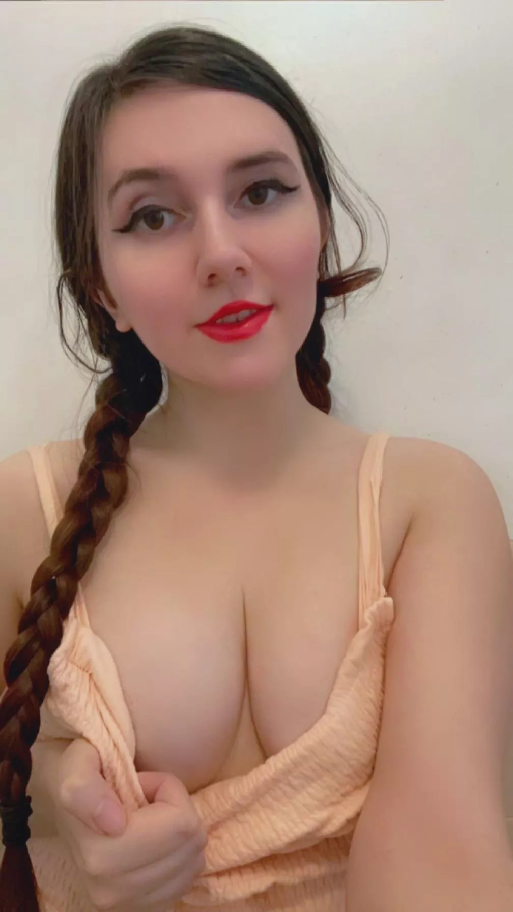 This cute wife will make your life happier posted by Isabellawithabooty