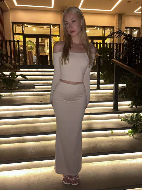 Tighter the better 😛 by Aprilbanx