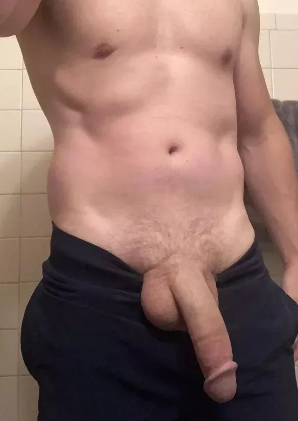 [37] Anyone like hung dads in sweatpants? posted by a30sDILF