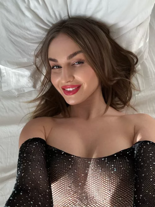 an attractive smile will make you moan by lanaocean69