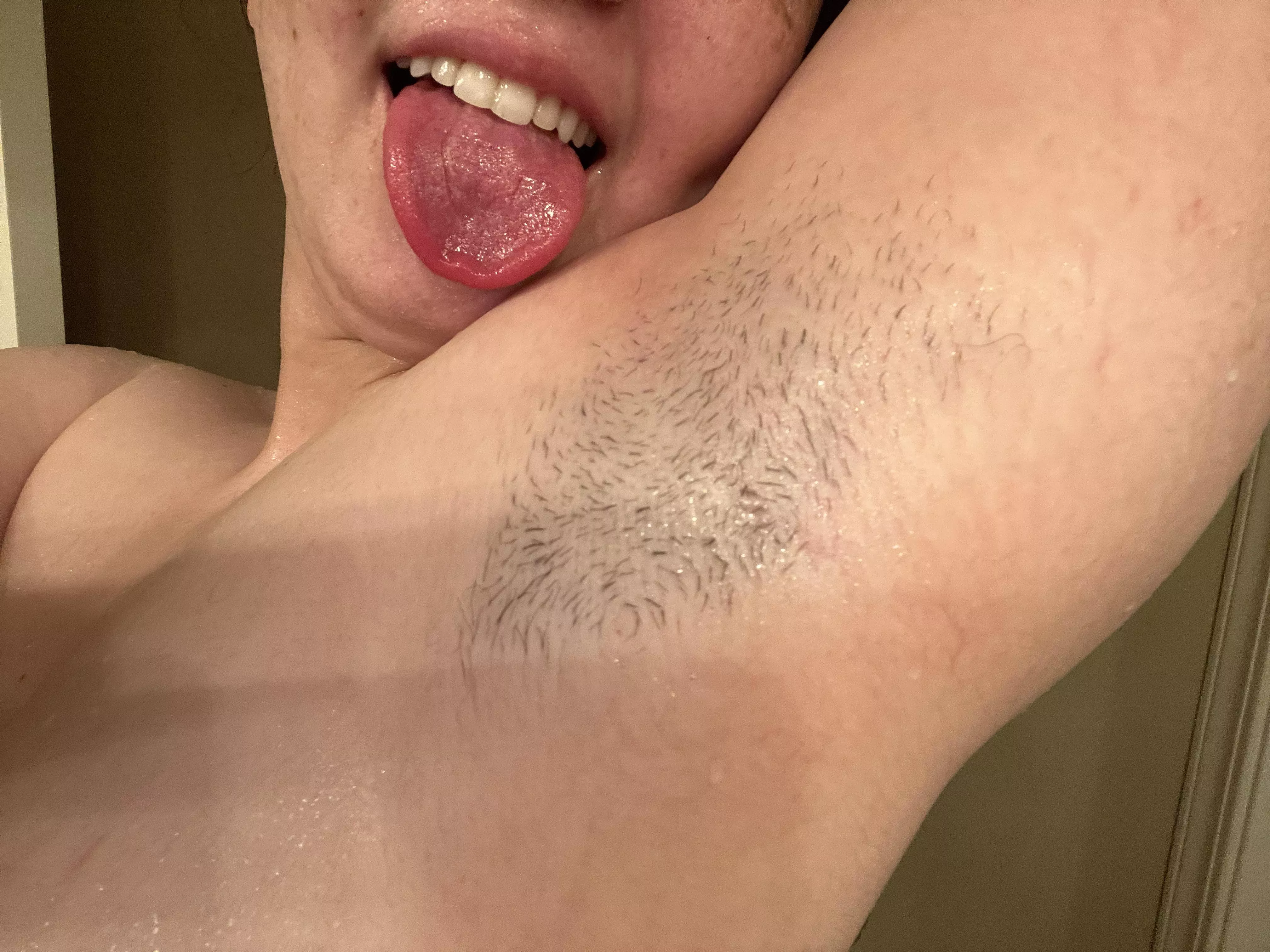 anyone here fancy hairy armpits?🙈 posted by baby_sophia20