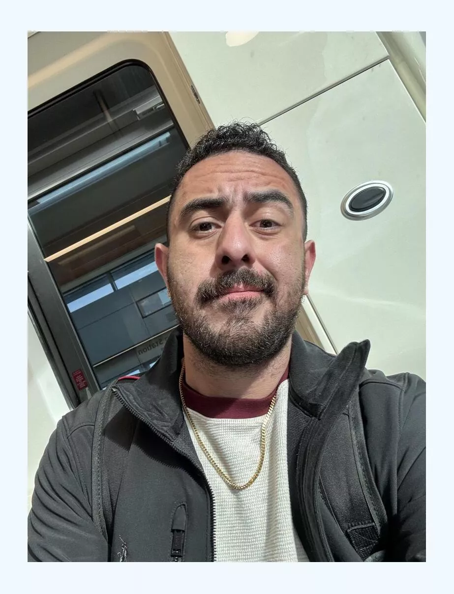 At the airport. Going to see a guy for a date across the country. Am I crazy or just a romantic? posted by PiperOwens6075