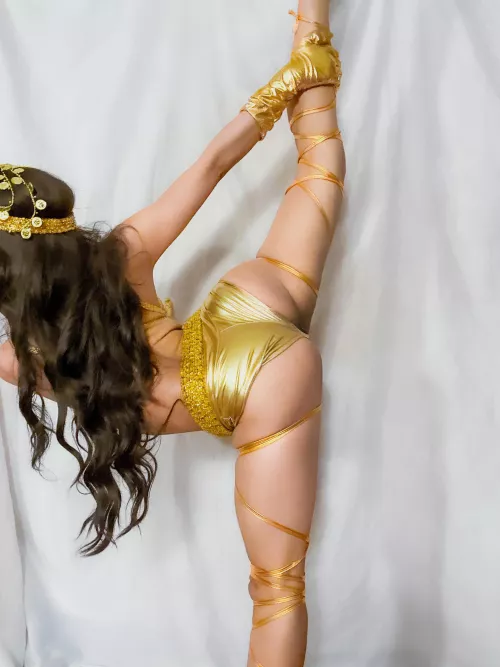 Bendy dancer golden by BellydancerBeauty