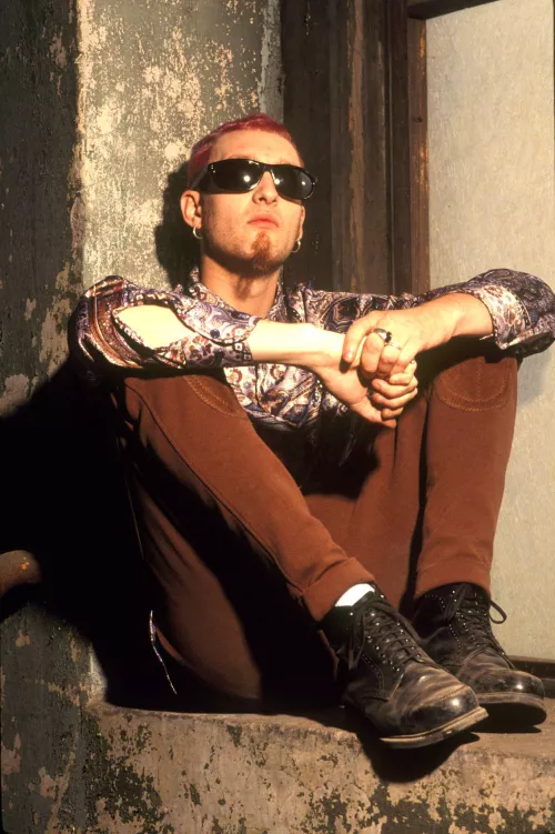 Can anyone identify the boots Layne Staley's wearing in this pic? by Fine-Amoeba7340