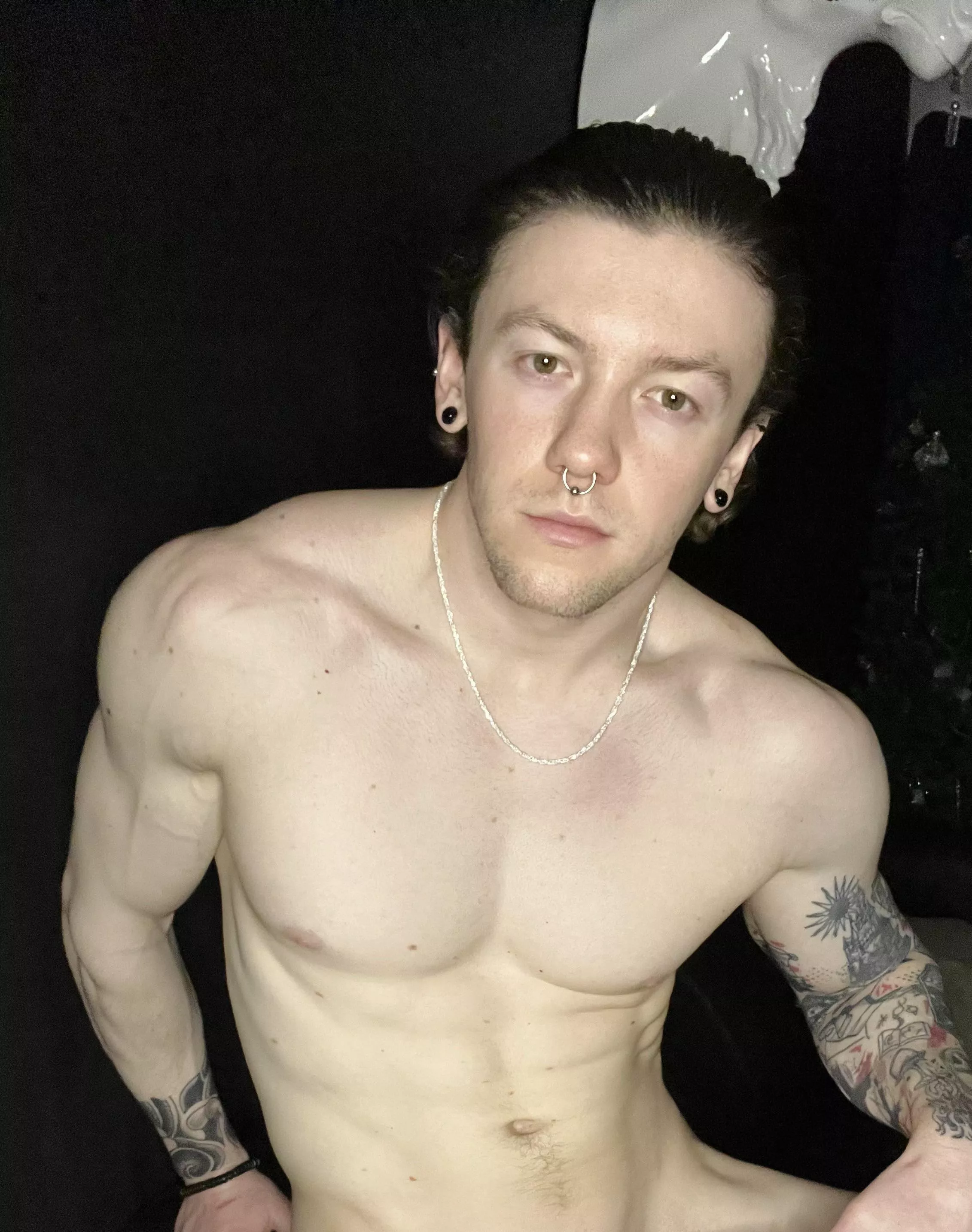 Can I face fuck you pls?? posted by sadandhydrated_97