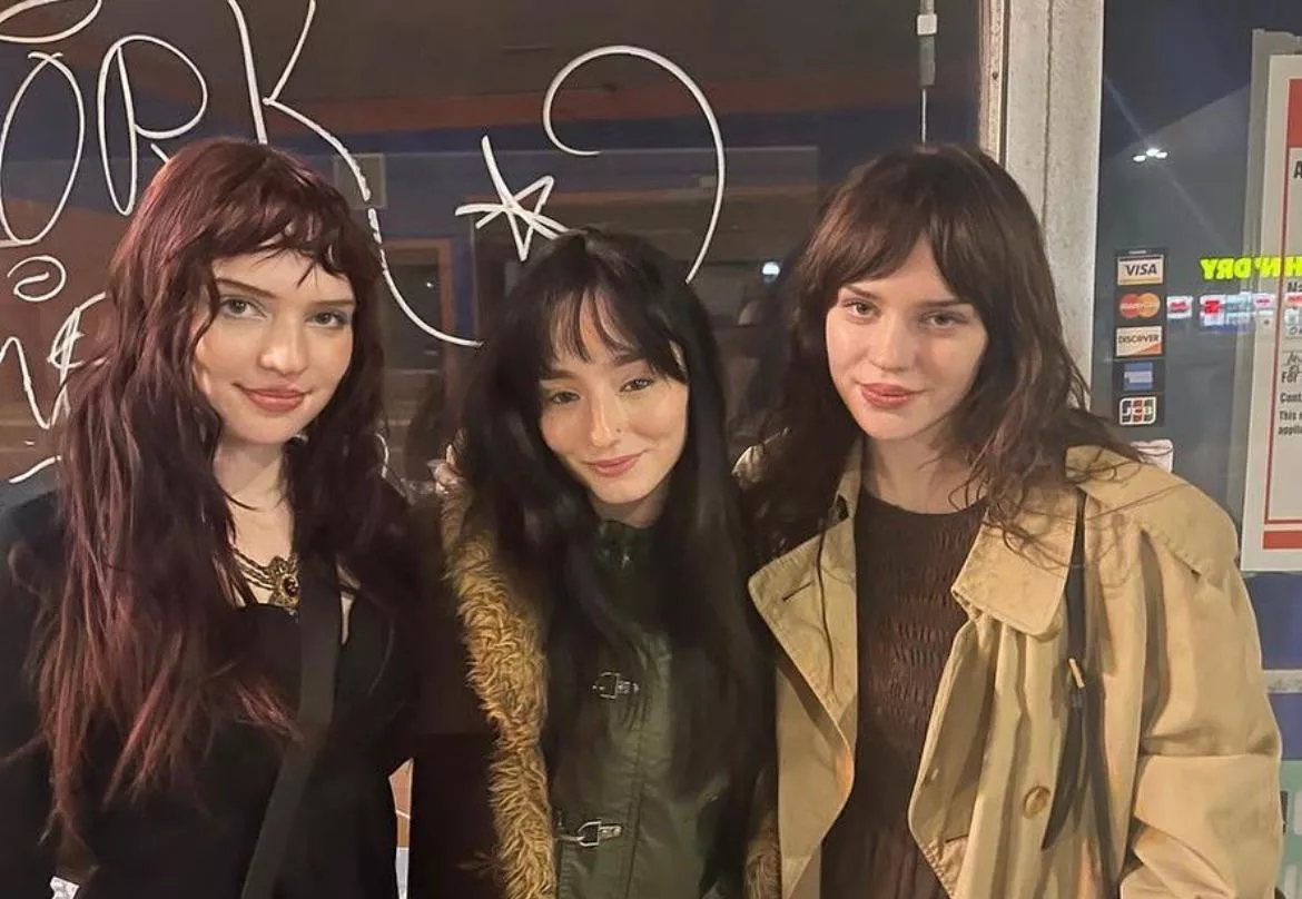 Dark haired beauties posted by ex_row