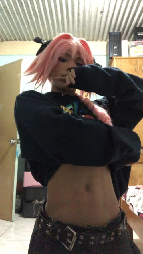 Enjoy the midriff😏🫶 by Iyochii_