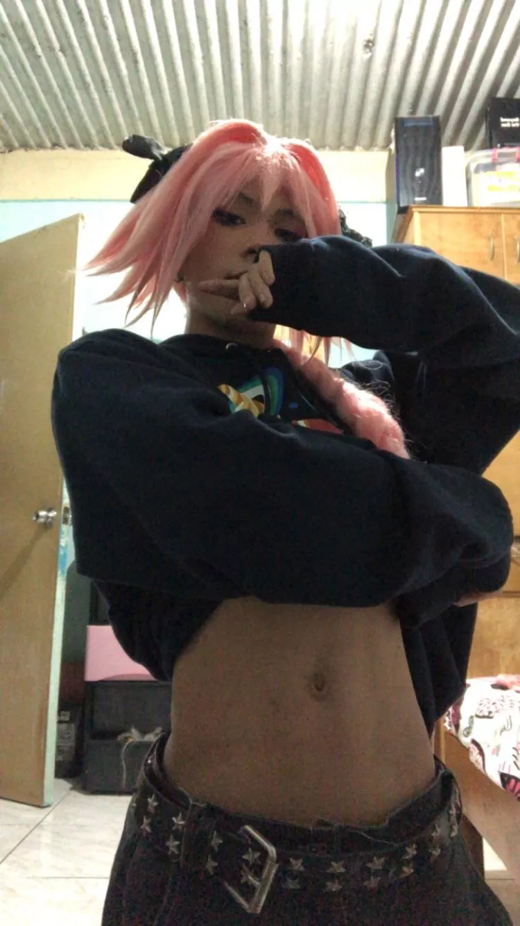 Enjoy the midriff😏🫶 posted by Iyochii_