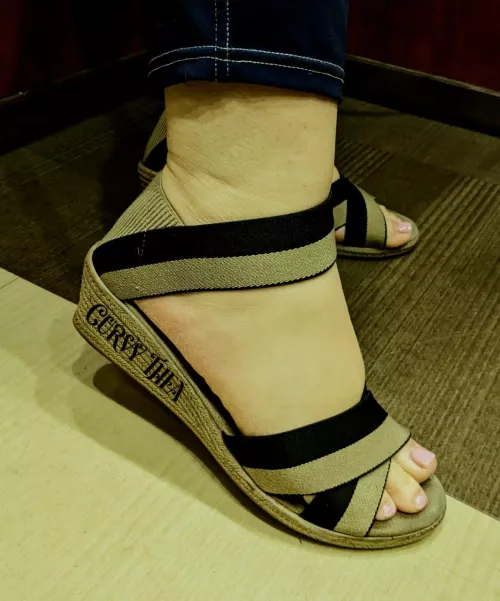 Everyday heels by CurvyThea