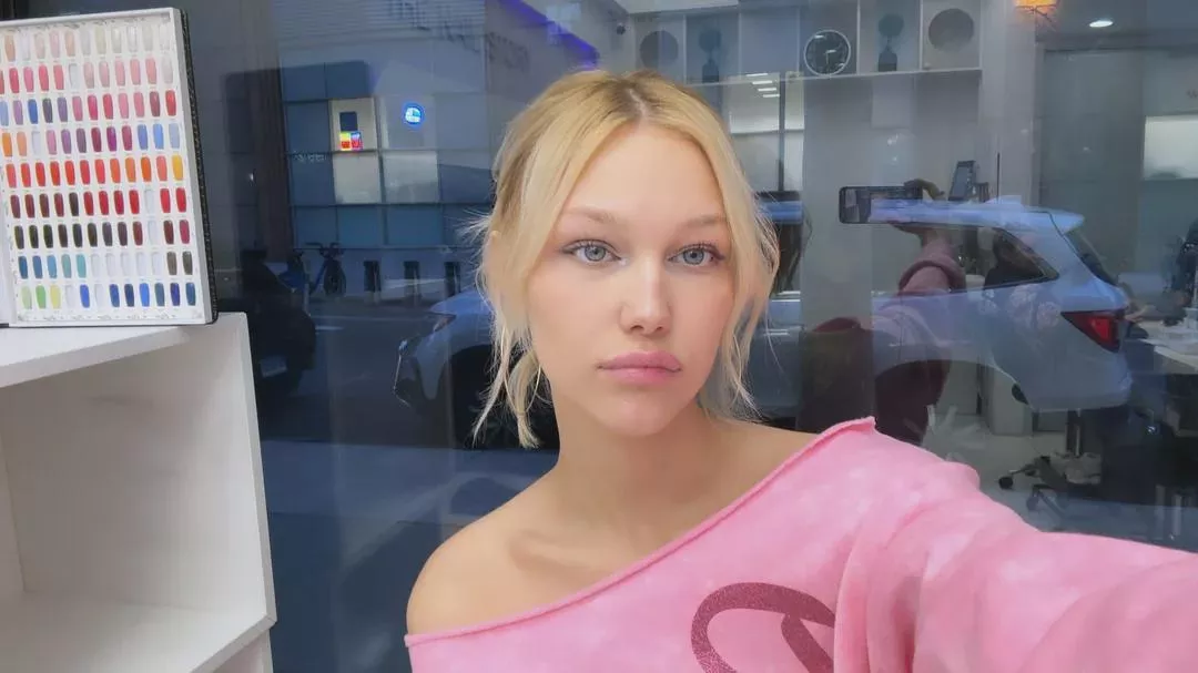 Grace VanderWaal posted by Emotional-Maximum534