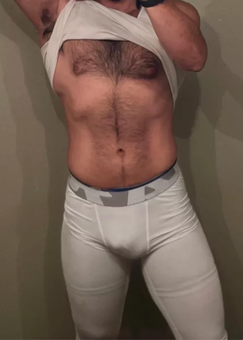 Gym thighs by martymcfliez