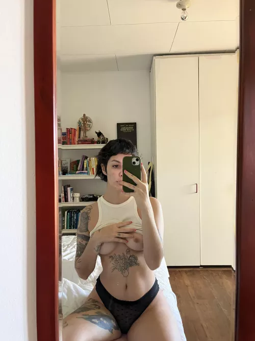 hair’s a little longer than usual but i think i like it?  by hellosofi