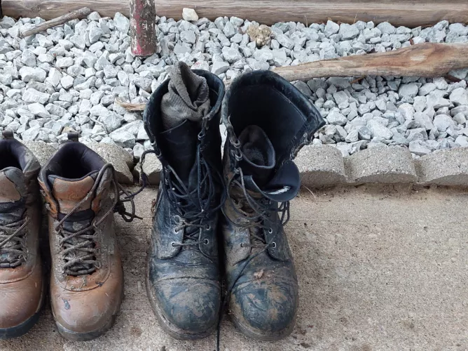 How do i re stain boots? by slavz1