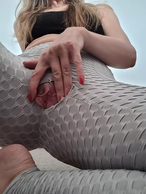 I wish more guys liked big flaps   by missscarlettblu