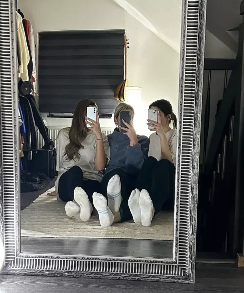 If you want the set of the three of us then follow me on Reddit and write done🥰😋👣💖 by YasminxFeet