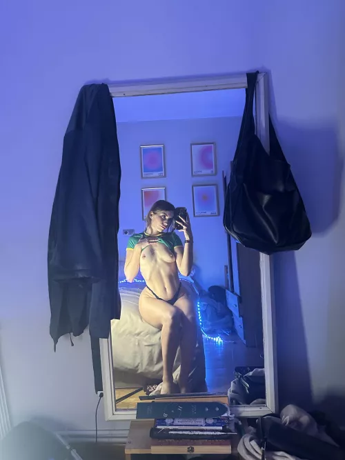 Just turned 18 and I wanna work on looking sexy... How am I doing? by GroodyYarbles