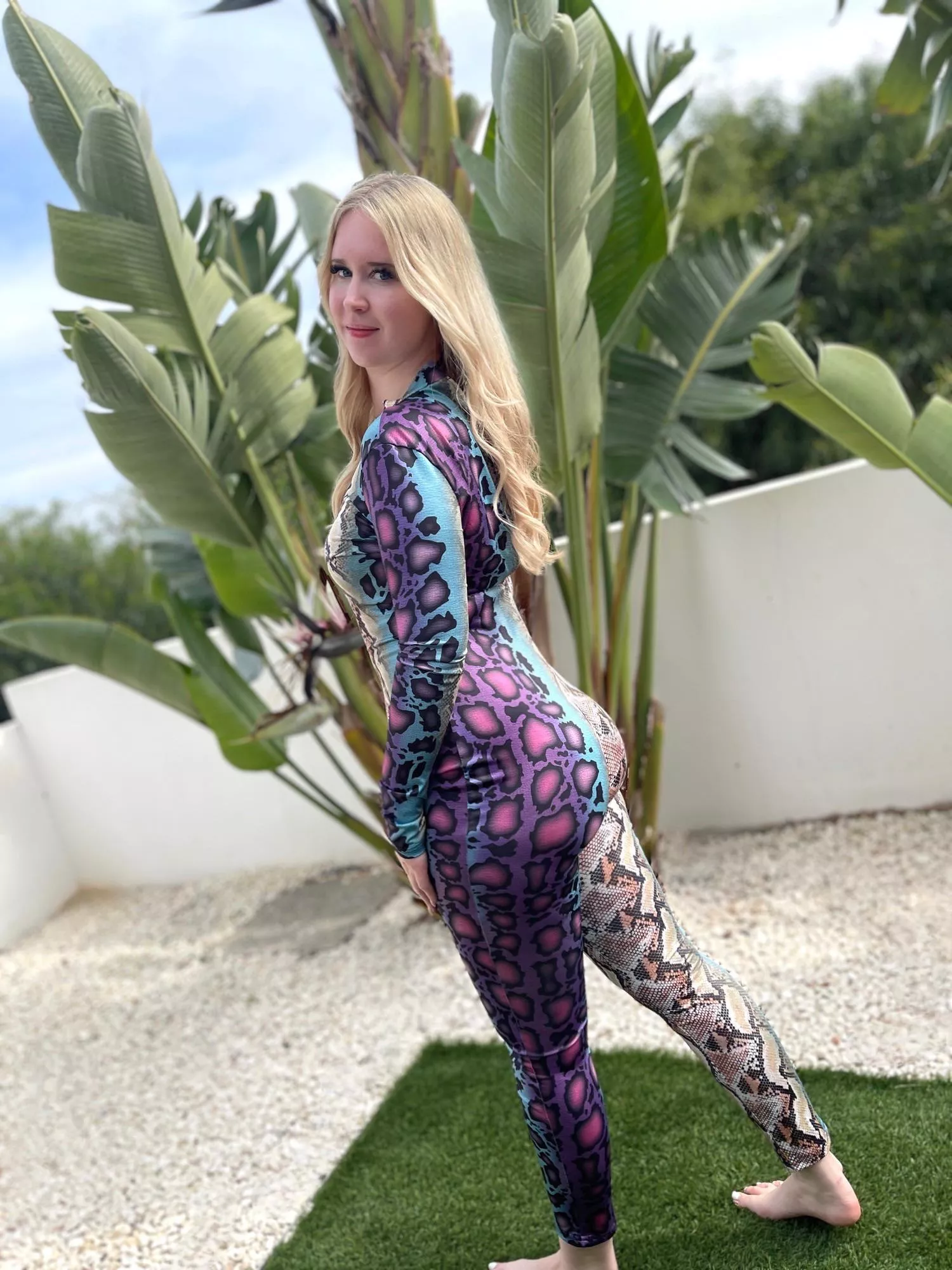 Kind of a leggings 🤭 posted by Mia_icetea