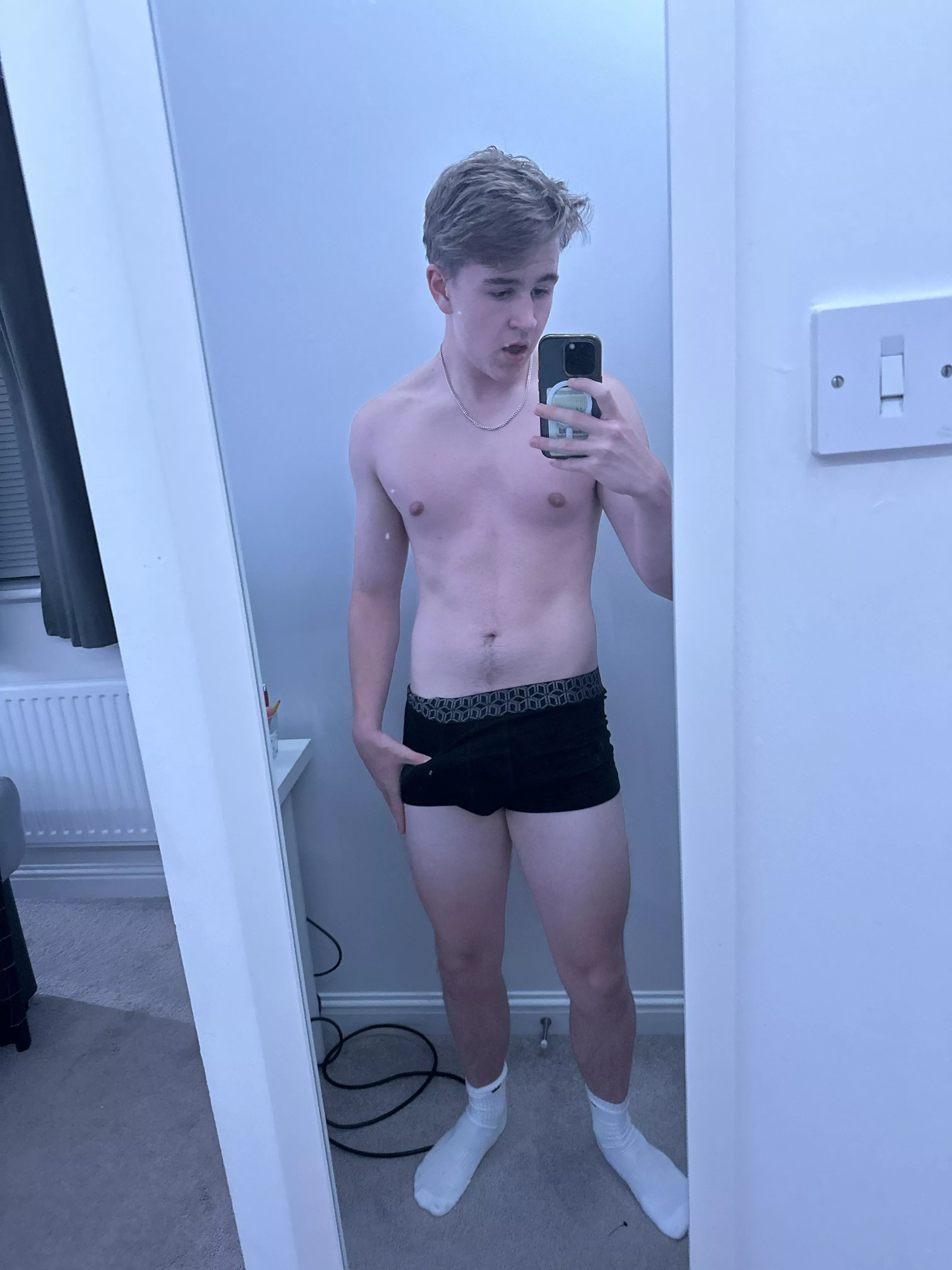 Looking for bros to jerk with posted by Main_Dragonfruit3536