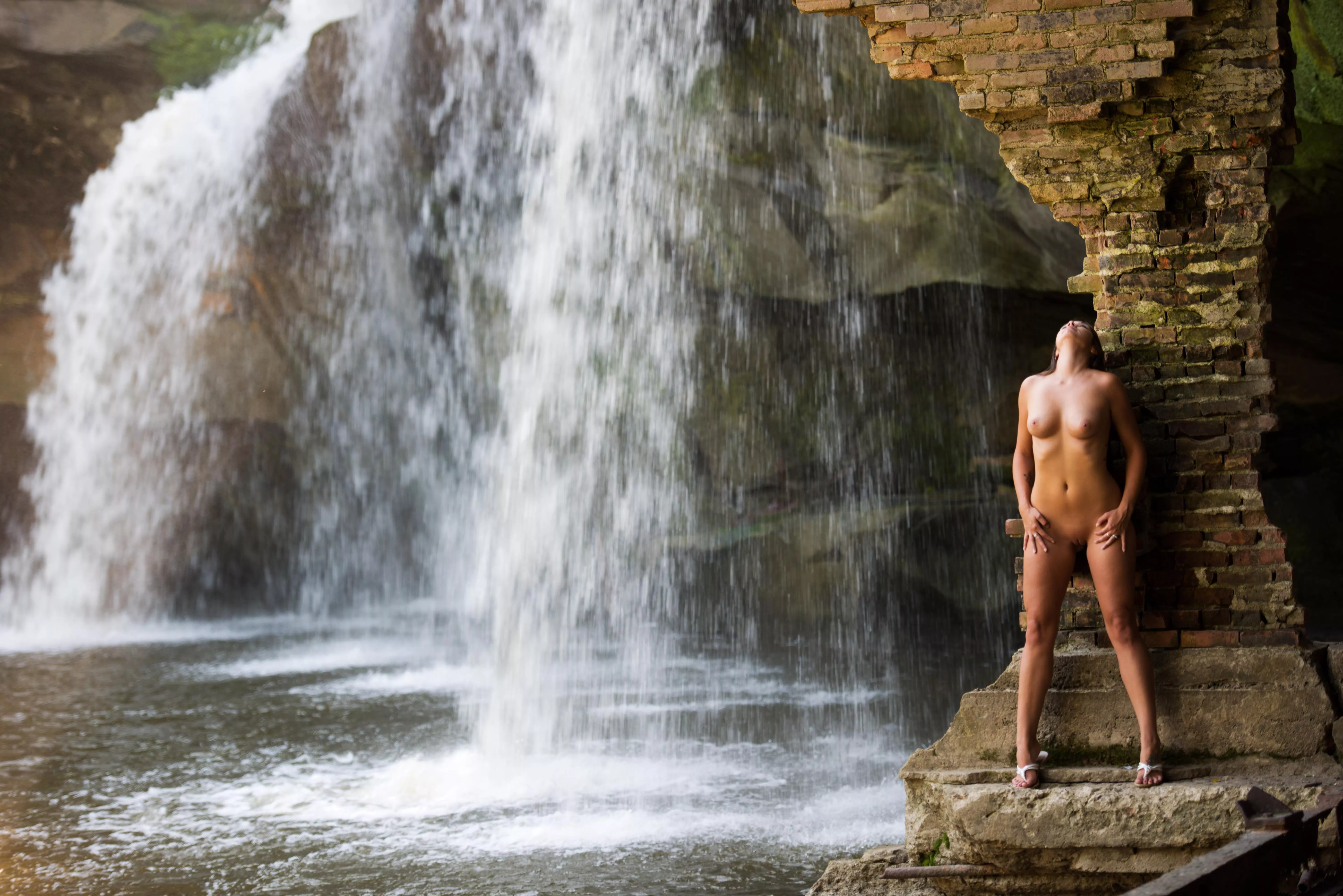 Love feeling the mist in my face posted by Emma_Rose_24