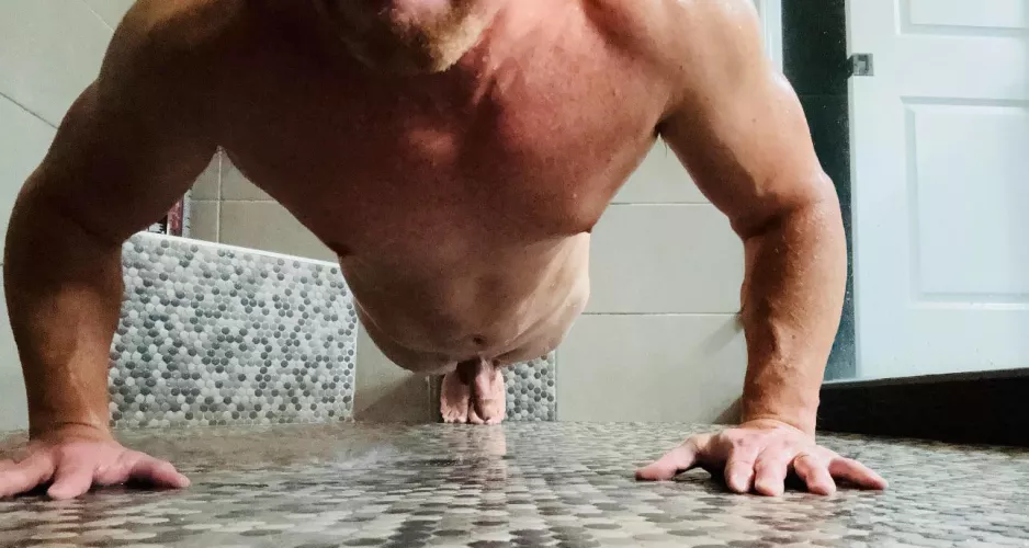 (M) I like to end my workouts with pushups in the shower. Who wants to be my incentive to go all the way down? by Lifesbetternude