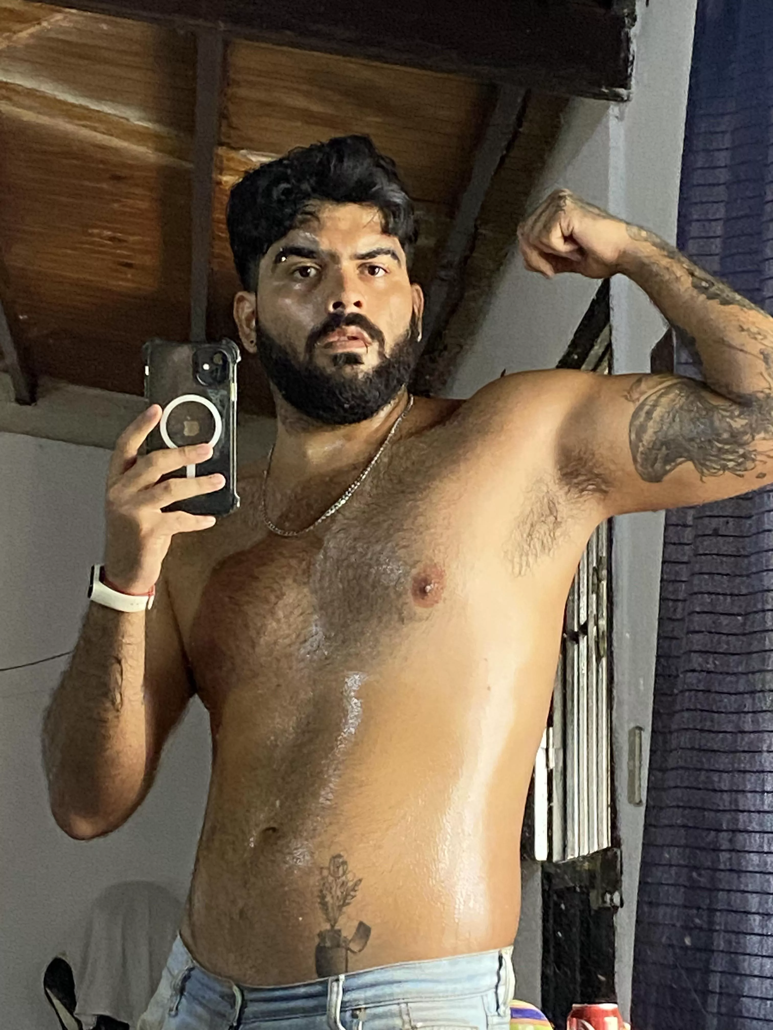 Morning routine finished !! posted by Flirtymank