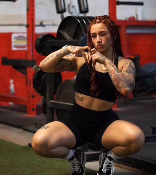 Muscles looks good on me by Alexia_Richard