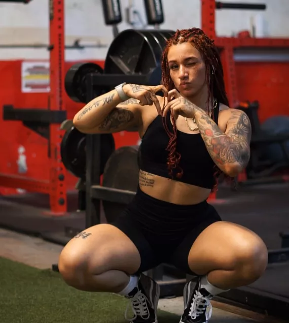 Muscles looks good on me posted by Alexia_Richard