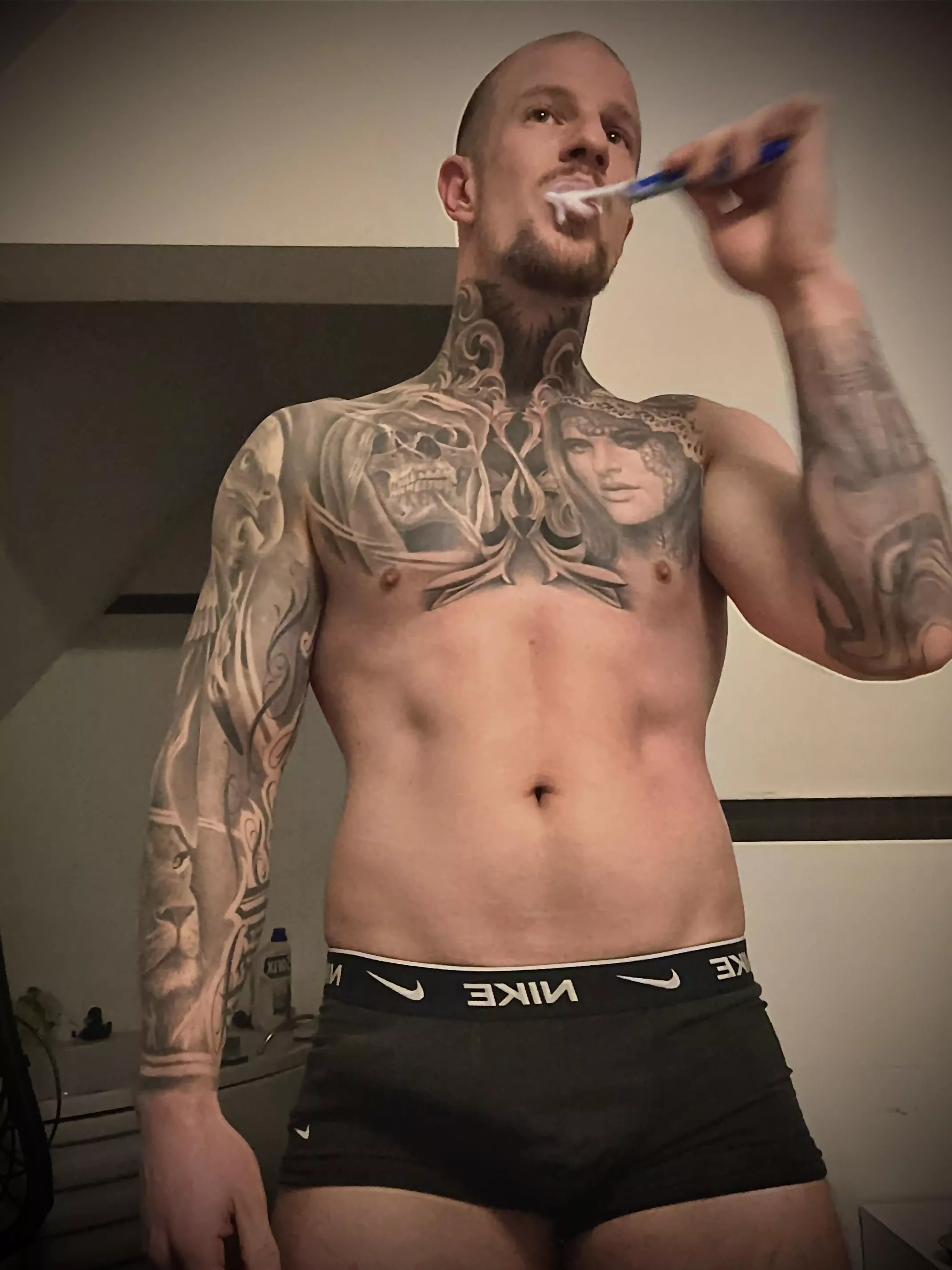 Never forget to brush your teeth☝🏼 posted by f-forfuck