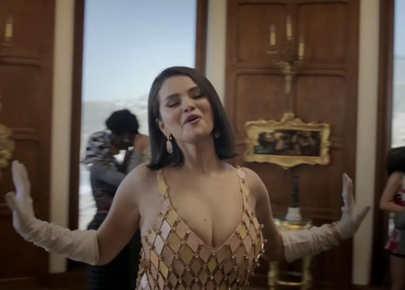 Selena Gomez posted by Commercial-Key949