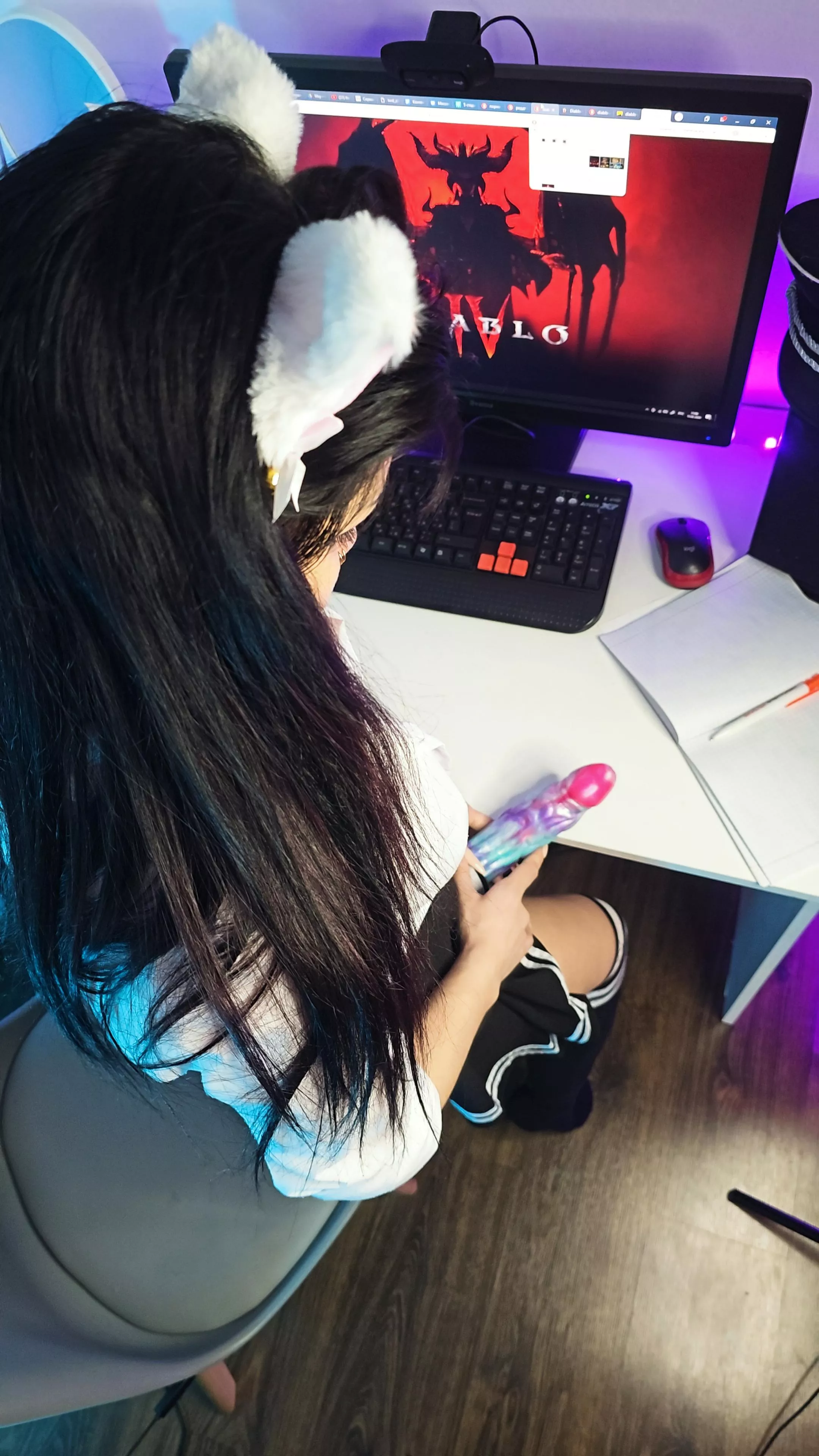 Shall we play? The loser sucks the winner's cock. posted by Vampandbeauty