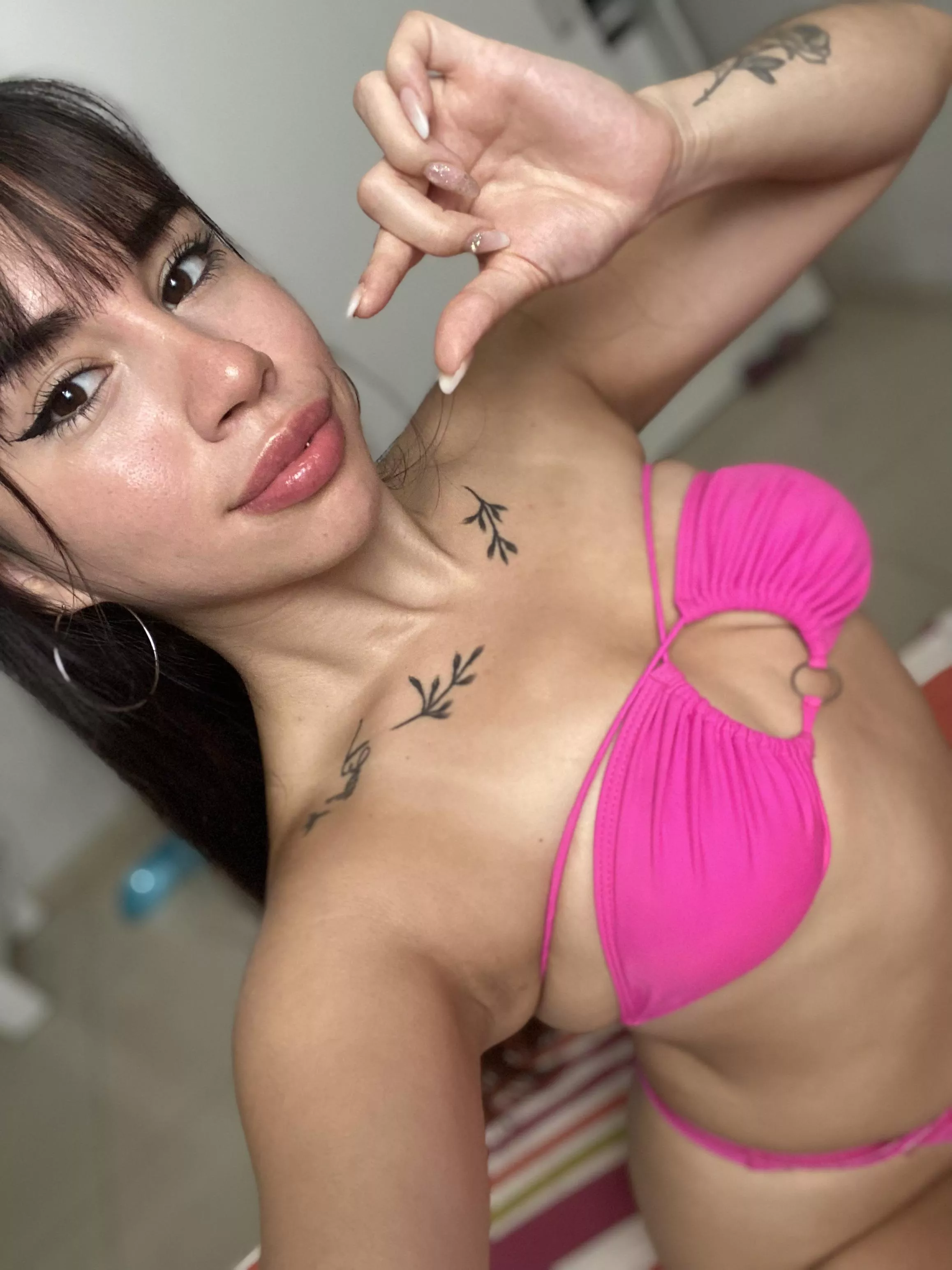 Show me that little thing so I laugh all day  posted by micasosabbyvip