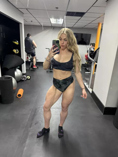 Solid Leg Pump by mandaiiiii