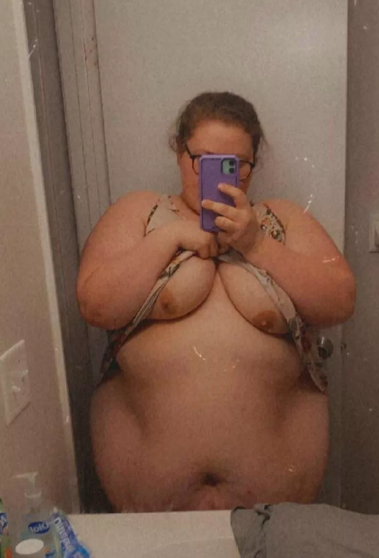 Someone rescue me from my boredom 🫶 posted by Fatgirl-420