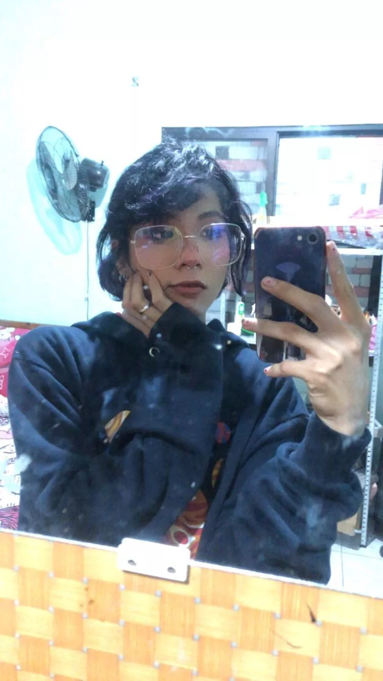 “Stop worrying about wether or not it’s gay… **** me already”😜 posted by Iyochii_