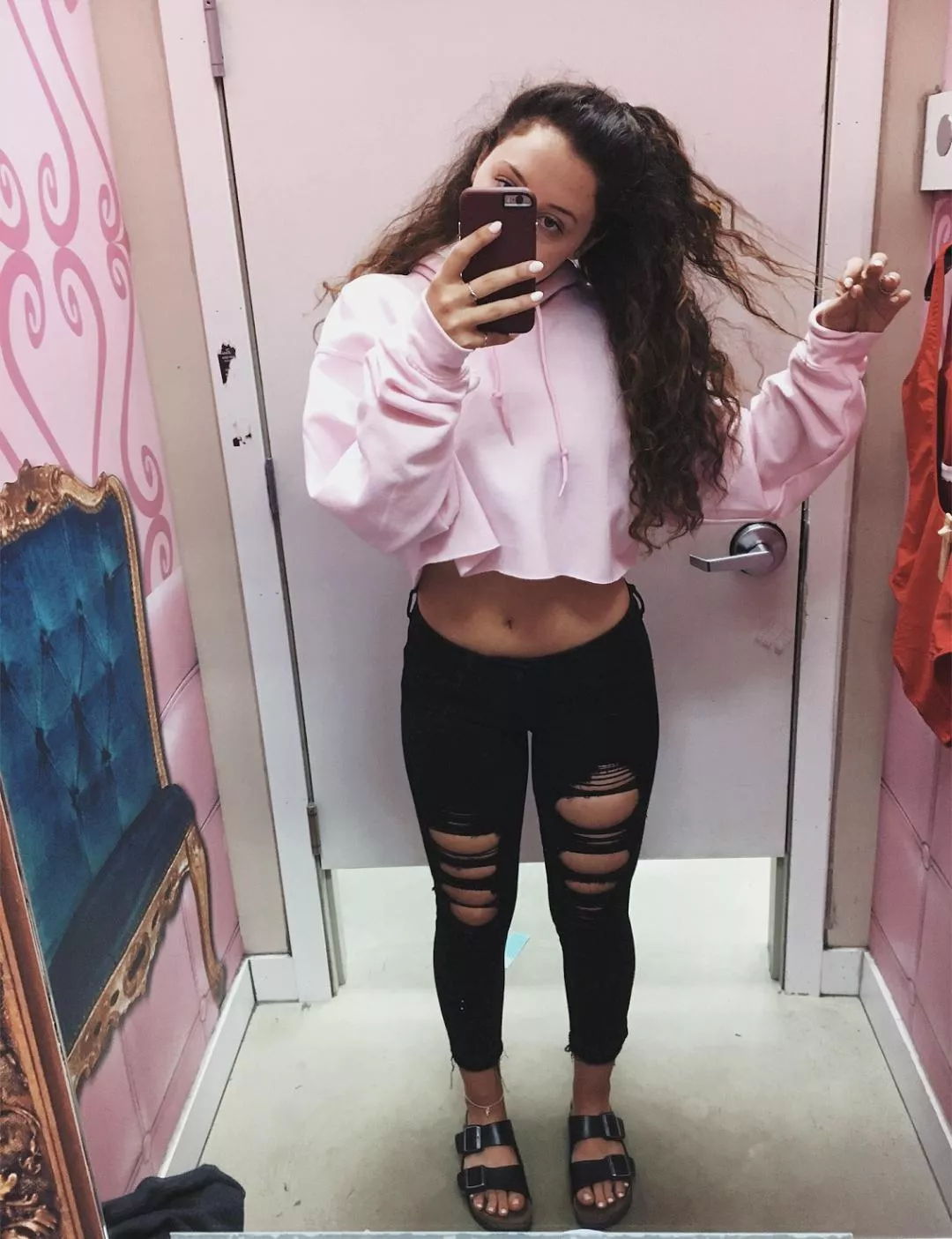 Sweatshirt croptop in wintah posted by ClairesClarity