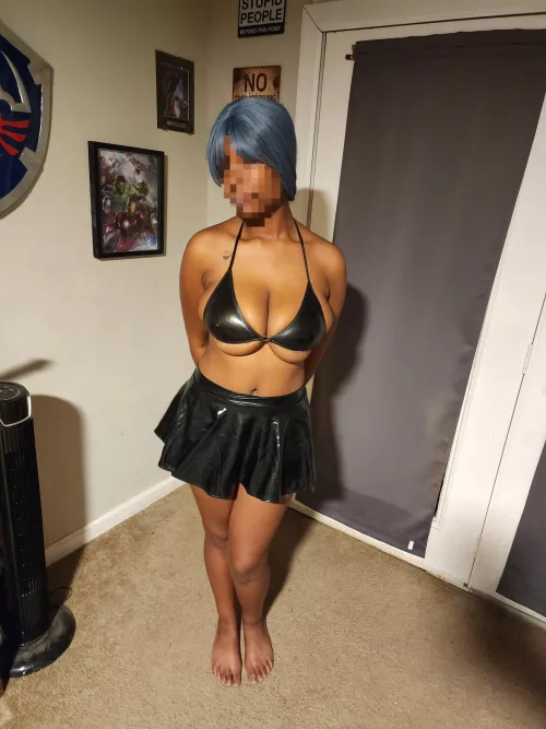 This top doesn't fit all that's good! At one point it came undone, let me know should I keep it?? by ososcafe