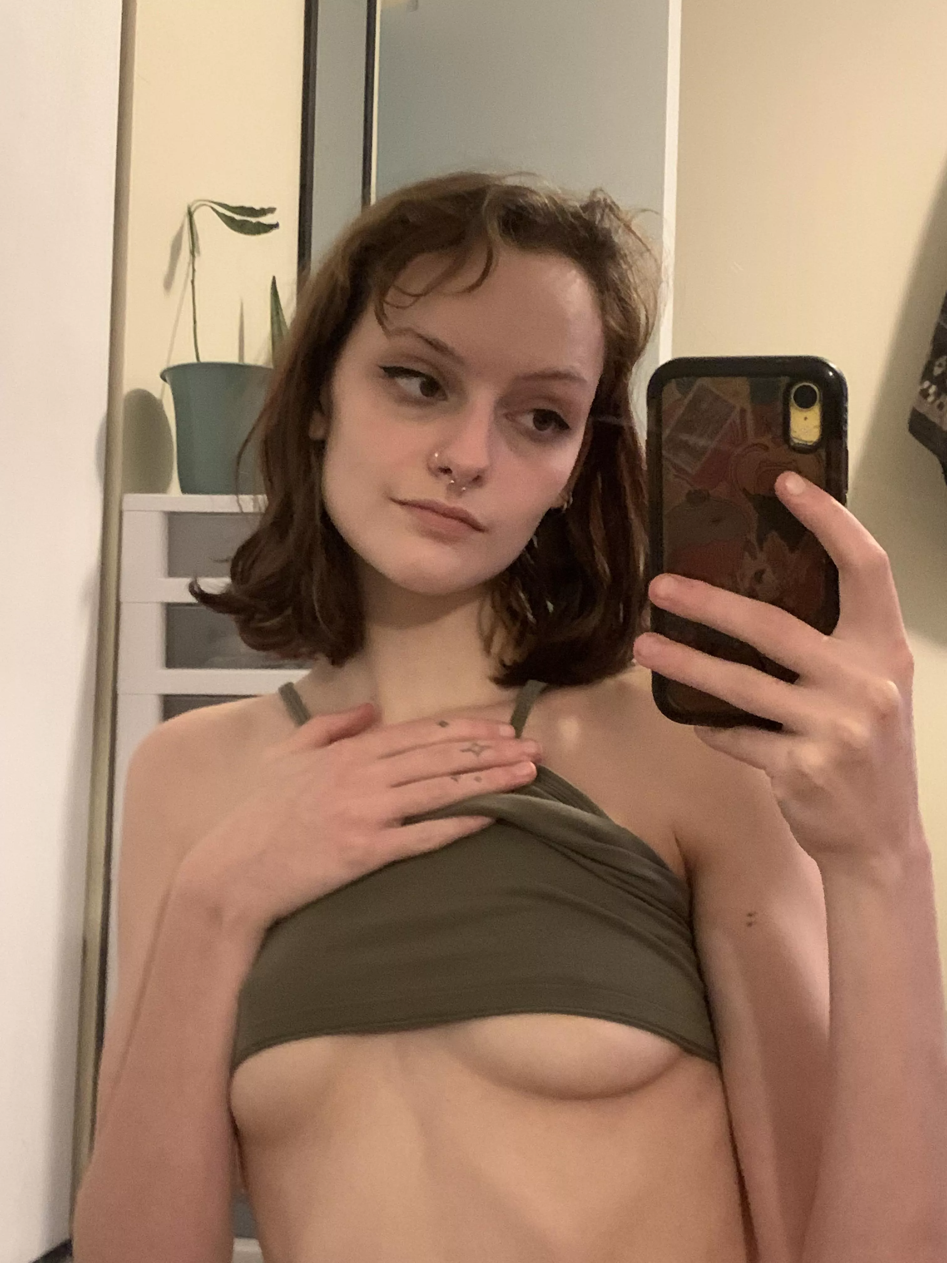 underboob mirror pic ;) posted by fr0ntb0tt0ms_wh0re