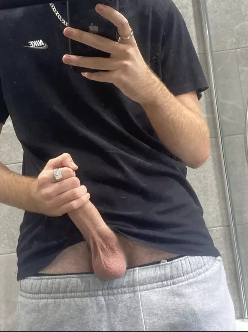 Who’s replacing my hand ;)  by Only_Newspaper4491