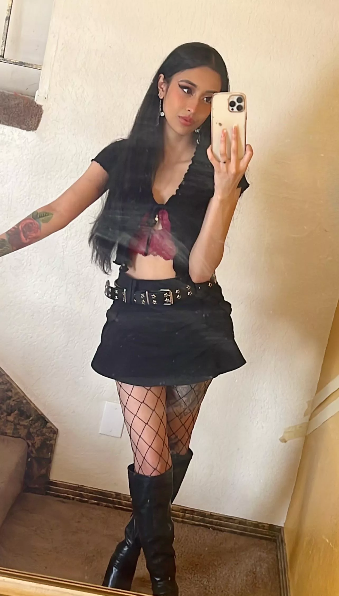 Worshipping my boots is as close as I’ll let you get, loser. Now kiss them. posted by gemsainttt