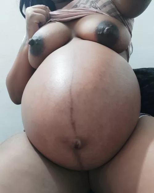 31 weeks, looking for a daddy for my twins. Snap anita2.0love by vergaaaaa