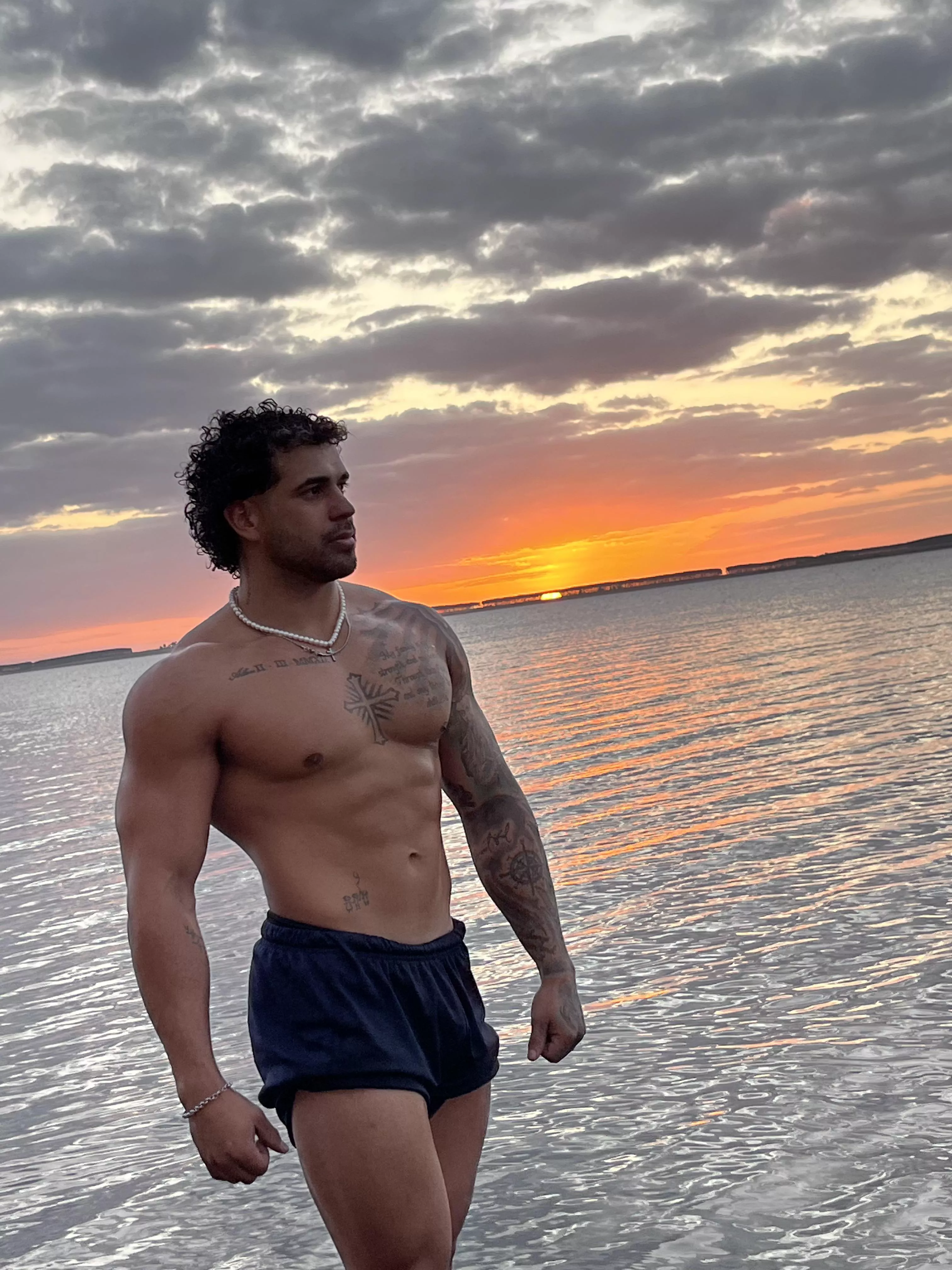 beach 😎 posted by TrainNo789