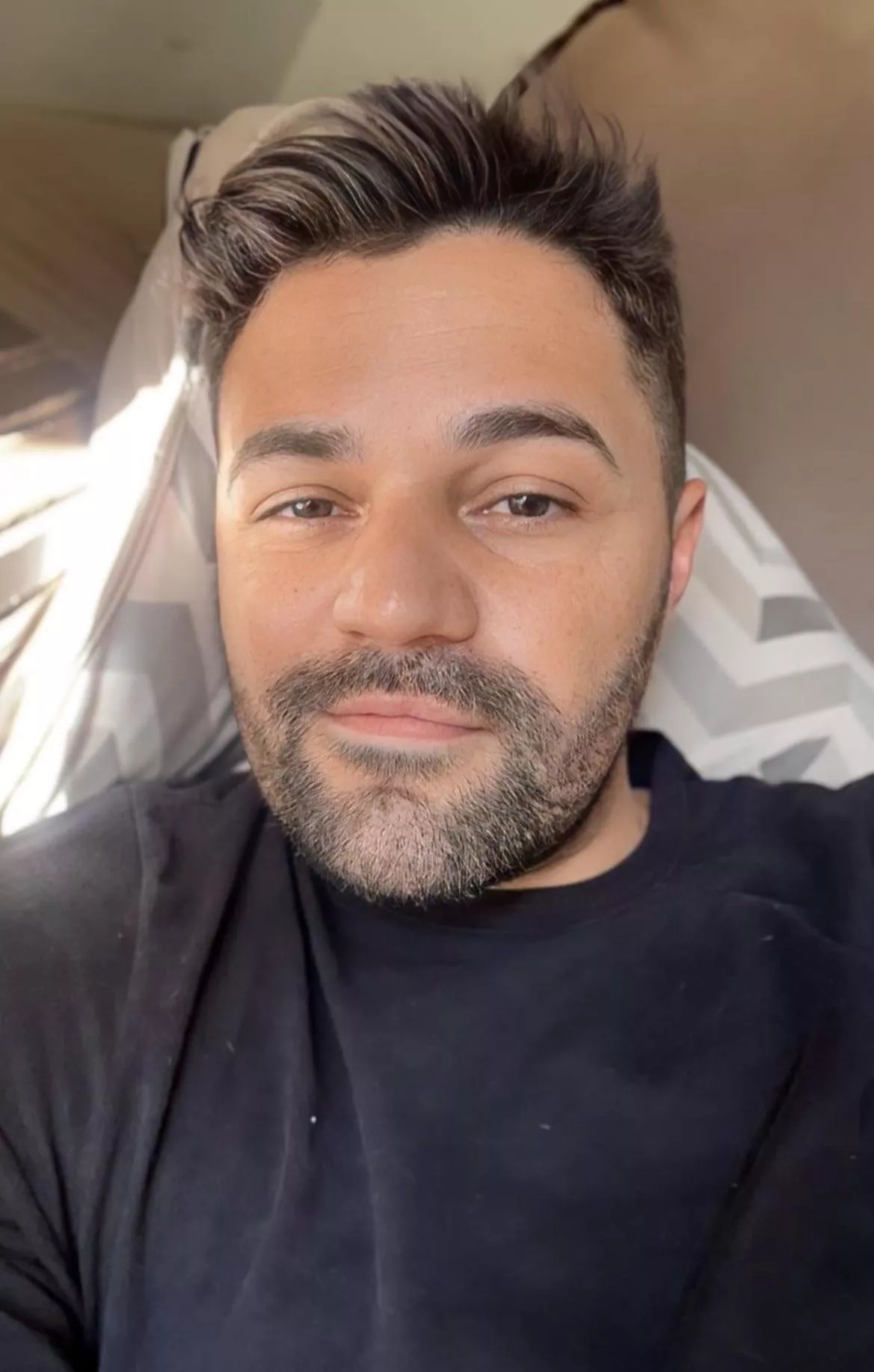 Bored Saturday, anyone want to chat? ☺️ posted by Duhdudueduh