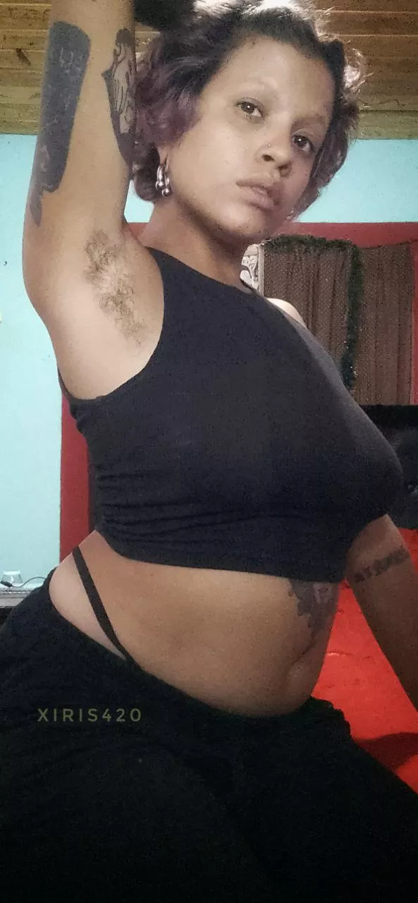 Can you believe I haven't shaved my armpits in years but I still have these baby hairs? hahahha do you think it's sexy or how do you prefer it? posted by xiris420
