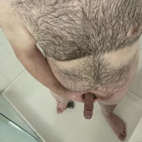 Do people still like hairy dad bods in the shower? 40m  by Here4then00dz