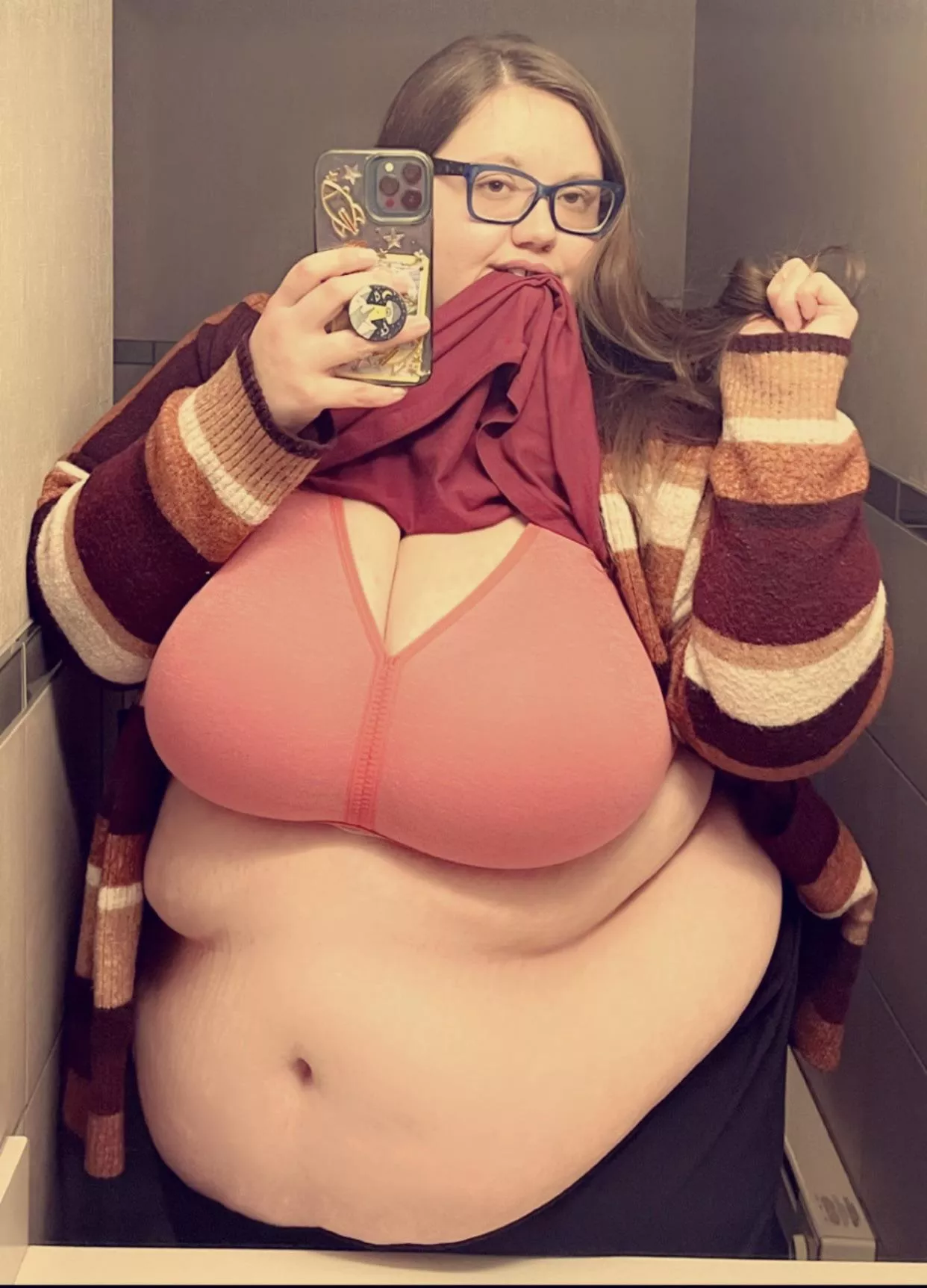 Feeling cute tonight 🥰 posted by DeerlingDoe