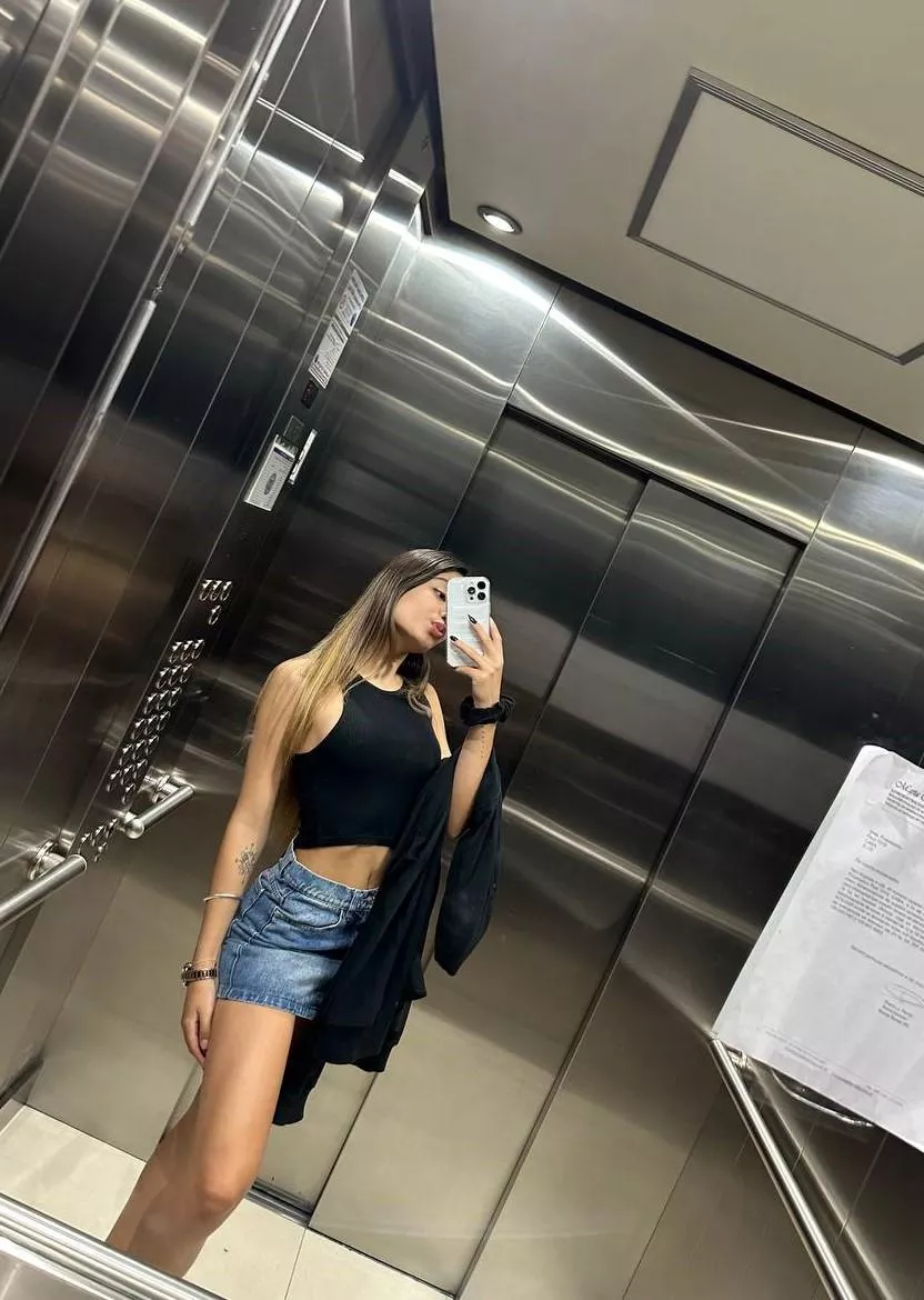 From 1 to 10 how much would you rate my look today? posted by FunRegister3289