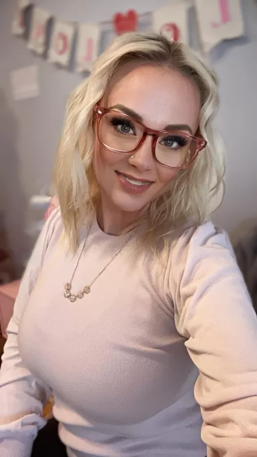 Heyyyyy you🤓💘 by Reign_onmexo