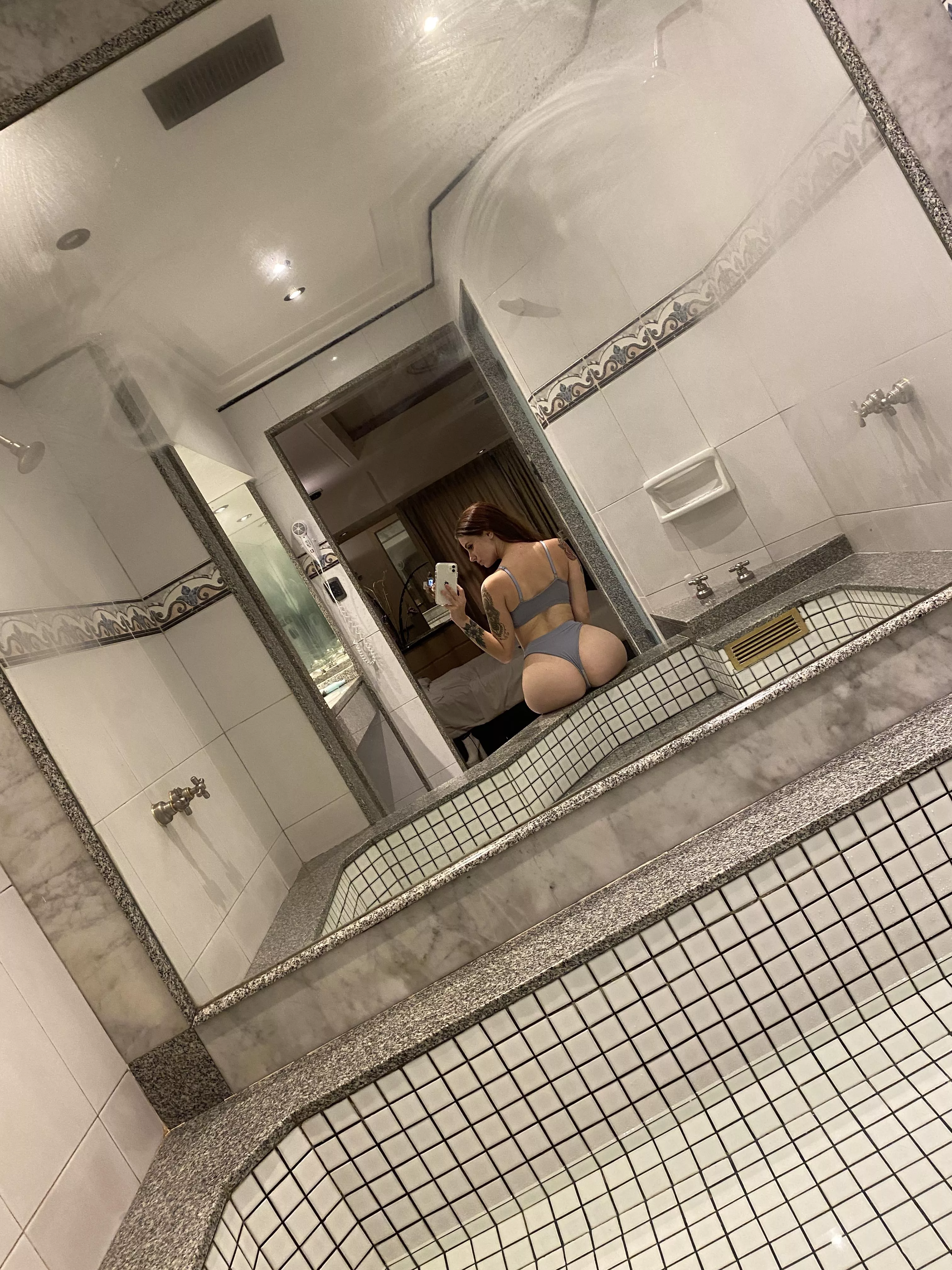 Hope you wanna take a bite <3 posted by Civil_Acadia4892